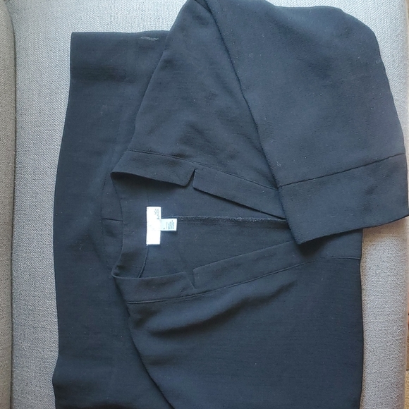 14th & Union Black Top - Picture 2 of 3